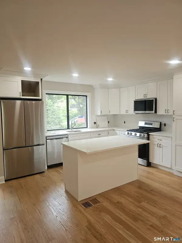 522 Iroquois Lane #B, Stratford, CT 06614