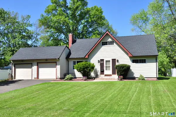 65 Seminole Circle, West Hartford, CT 06117