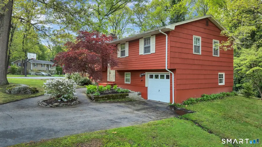 1 Holly Lane, Gales Ferry, CT 06335 - #2