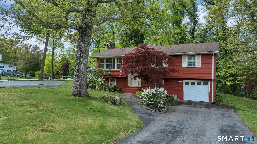 1 Holly Lane, Gales Ferry, CT 06335 - #3