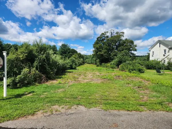 83 River Road, Willington, CT 06279