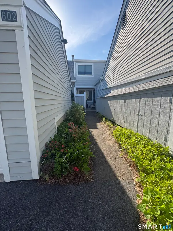 602 Longfellow Drive #602, Branford, CT 06405