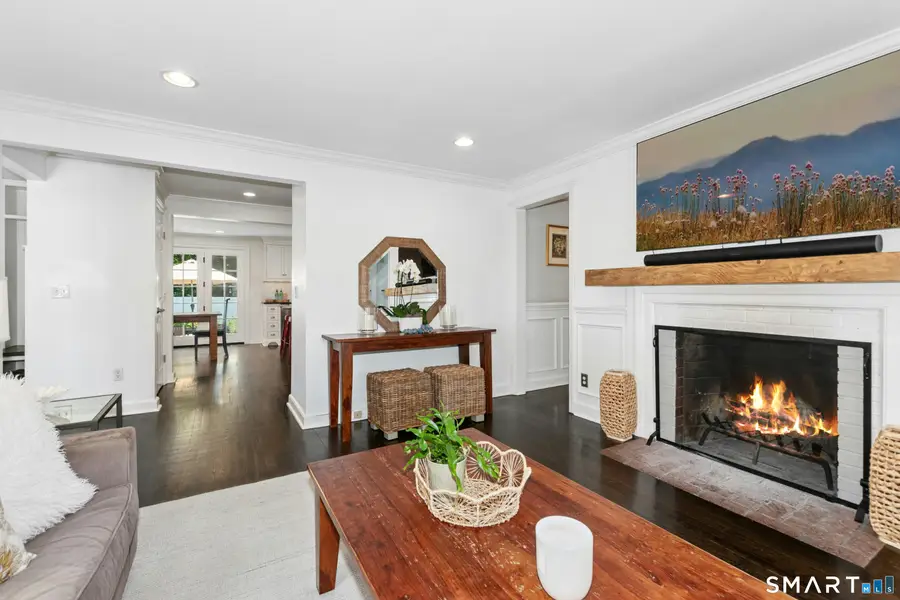 8 Glenwood Drive, Darien, CT 06820 - #2