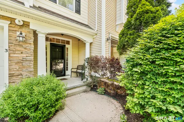3 Winding Trail #3, Middlebury, CT 06762