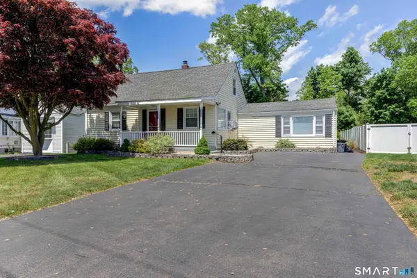 26 Macarthur Road, North Haven, CT 06473