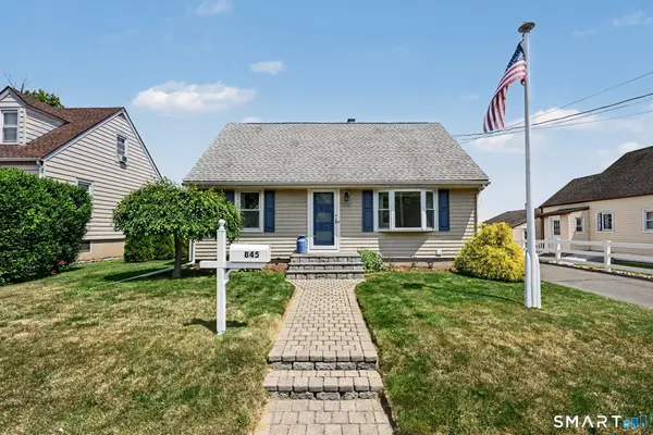 845 Knapps Highway, Fairfield, CT 06824