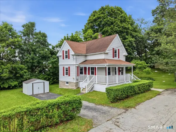 28 Moore Court, New London, CT 06320