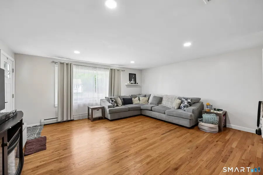 94 Roosevelt St Extension, New Haven, CT 06513 - #3