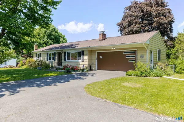 42 Silvermine Road, Brookfield, CT 06804