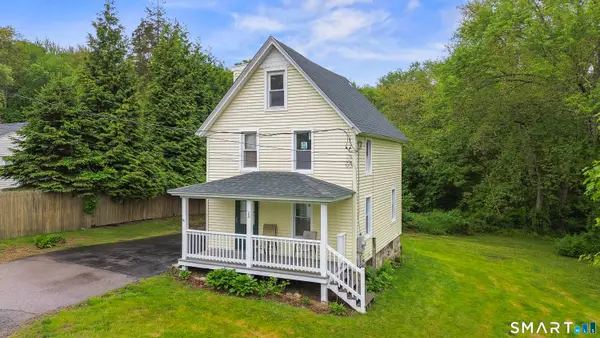 23 James Avenue, Waterford, CT 06375