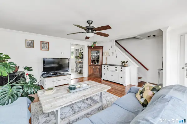 110-112 Dirienzo Heights, Derby, CT 06418