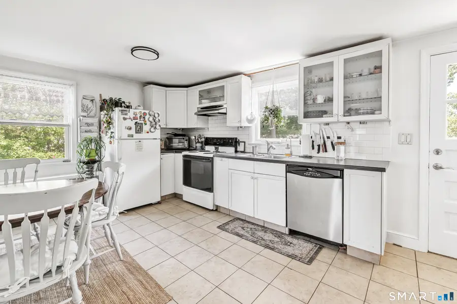 110-112 Dirienzo Heights, Derby, CT 06418 - #3