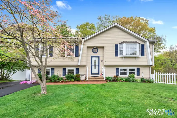 19 Robertson Drive, Hamden, CT 06518