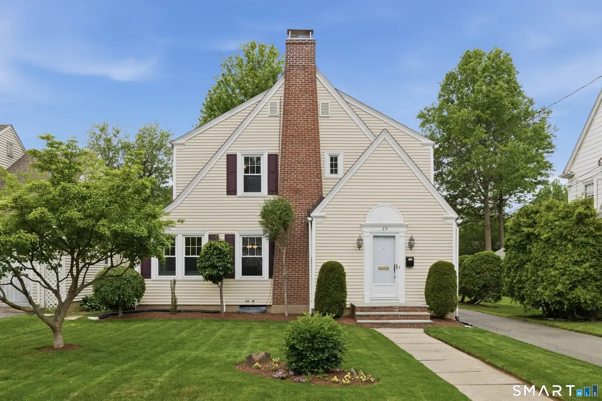 25 Penn Drive, West Hartford, CT 06119 - #1