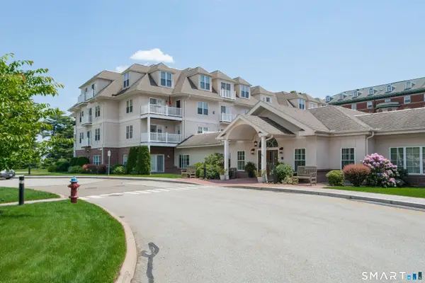 237 Fern Street #305W, West Hartford, CT 06119