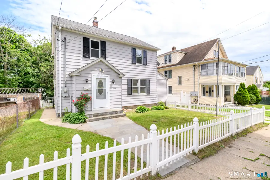 206 Ridgefield Avenue, Bridgeport, CT 06610 - #2
