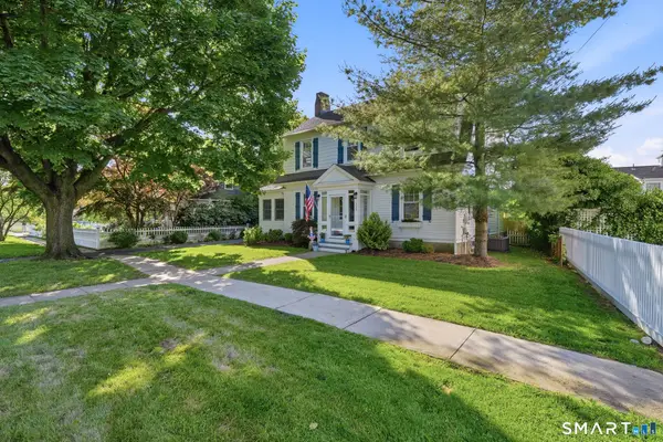 313 Old Post Road, Fairfield, CT 06824