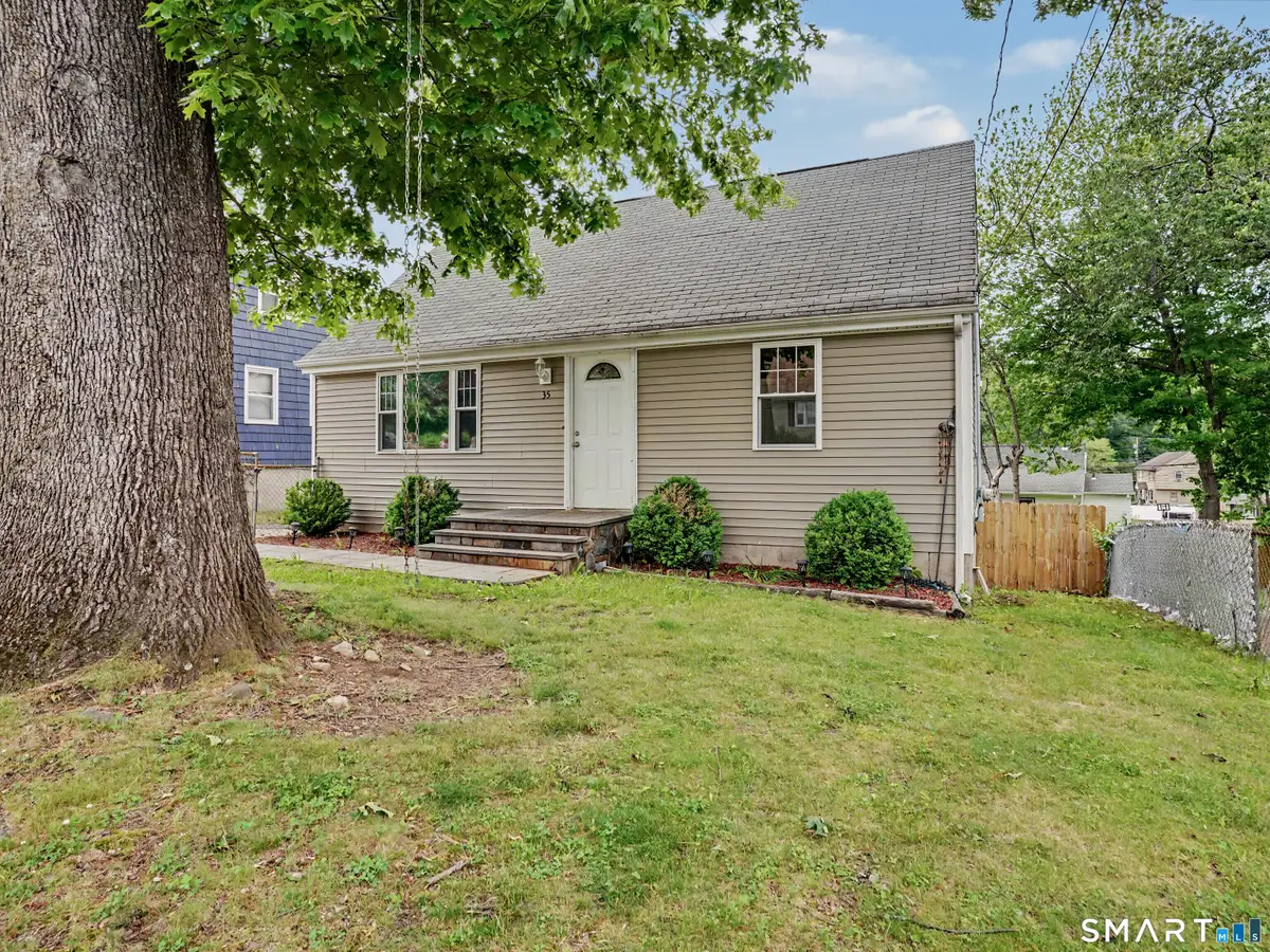 35 Oakleaf Street, Bridgeport, CT 06606 - #1