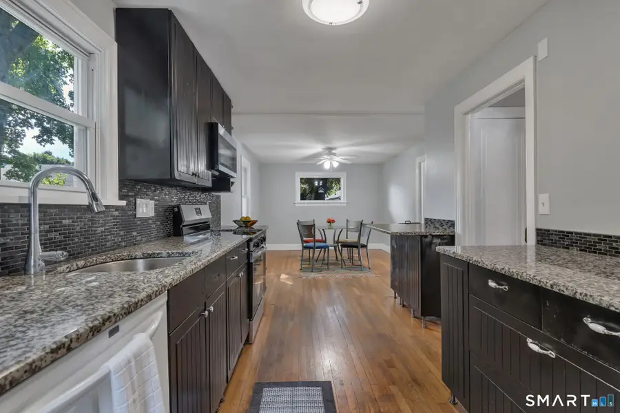 30 Crest Street, New London, CT 06320 - #3