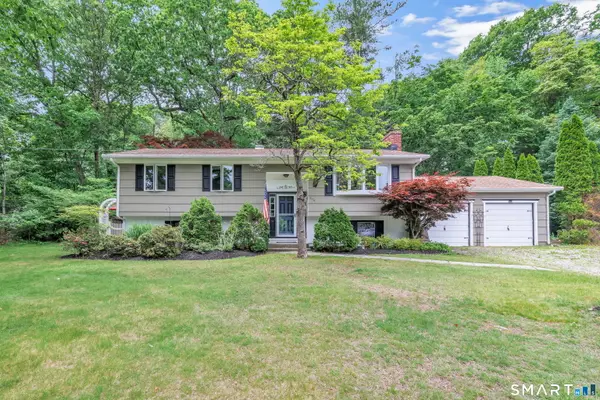 279 Pastors Walk, Monroe, CT 06468