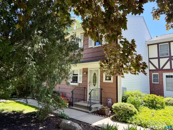 10 East Gate Lane #10, Hamden, CT 06514