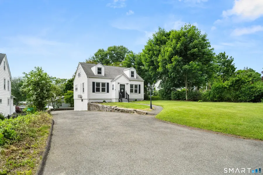 243 White Plains Road, Trumbull, CT 06611 - #2