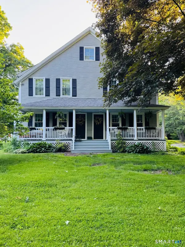 34 Woodstock Road, Pomfret, CT 06259