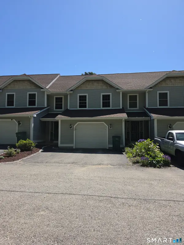 205 Brookes Landing #205, Killingly, CT 06239