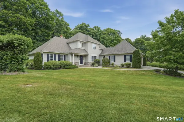 38 Avalon Drive, Middlebury, CT 06762