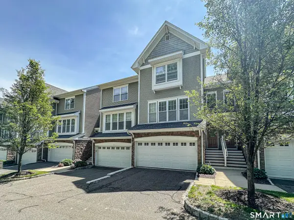 6 Lawrence Avenue #6, Danbury, CT 06810