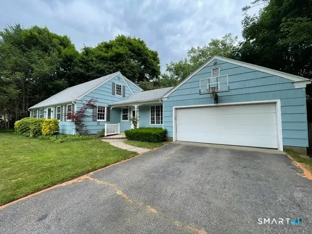 6 Harvard Road, Gales Ferry, CT 06335 - #2