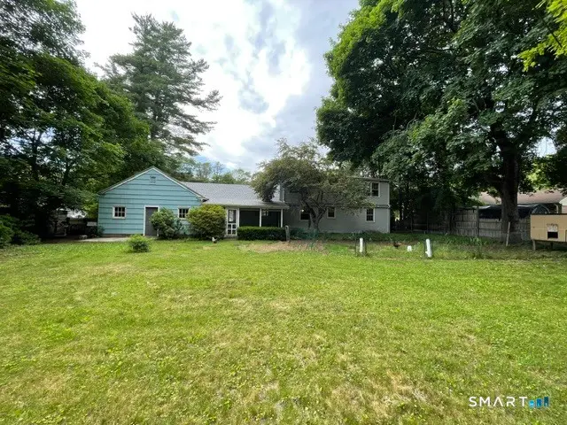 6 Harvard Road, Gales Ferry, CT 06335 - #3