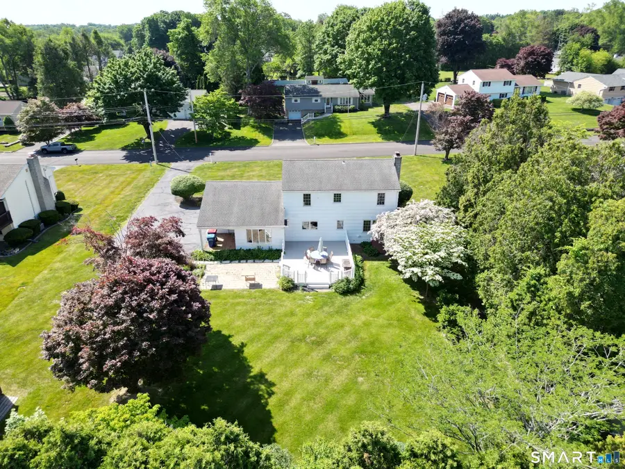 19 Zephyr Road, Trumbull, CT 06611 - #3