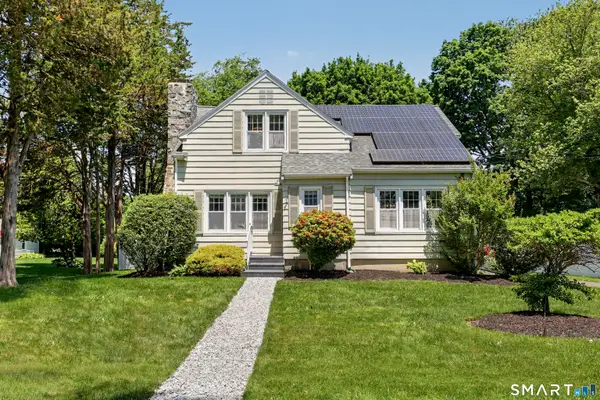 23 Brewster Place, Trumbull, CT 06611