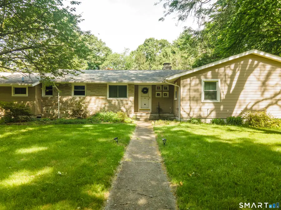 35 Woodridge Circle, Gales Ferry, CT 06335 - #2