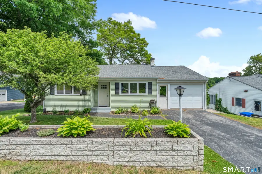 8 Cove View Drive, Quaker Hill, CT 06375 - #2