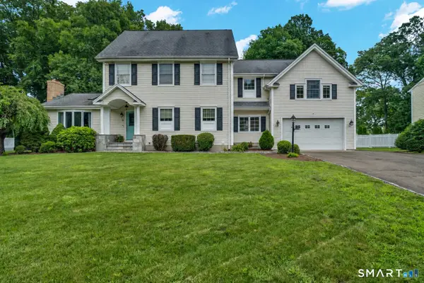10 Westwood Road, Trumbull, CT 06611