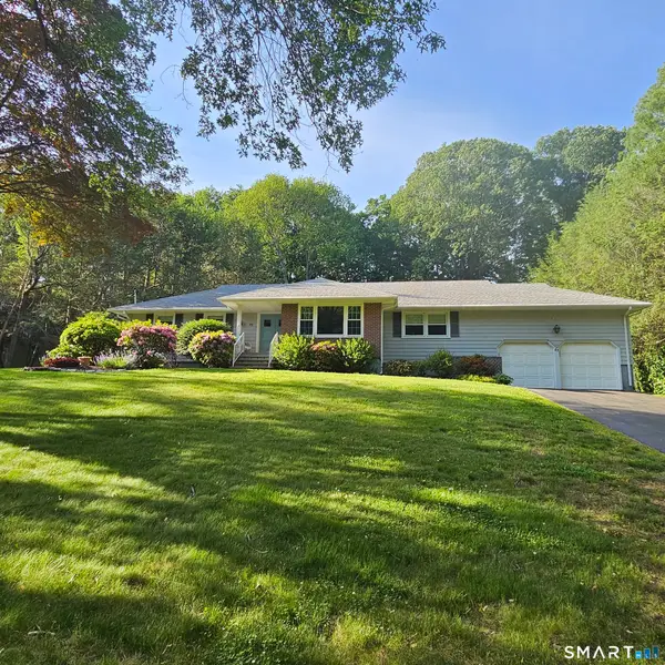 85 Canterbury Lane, Trumbull, CT 06611