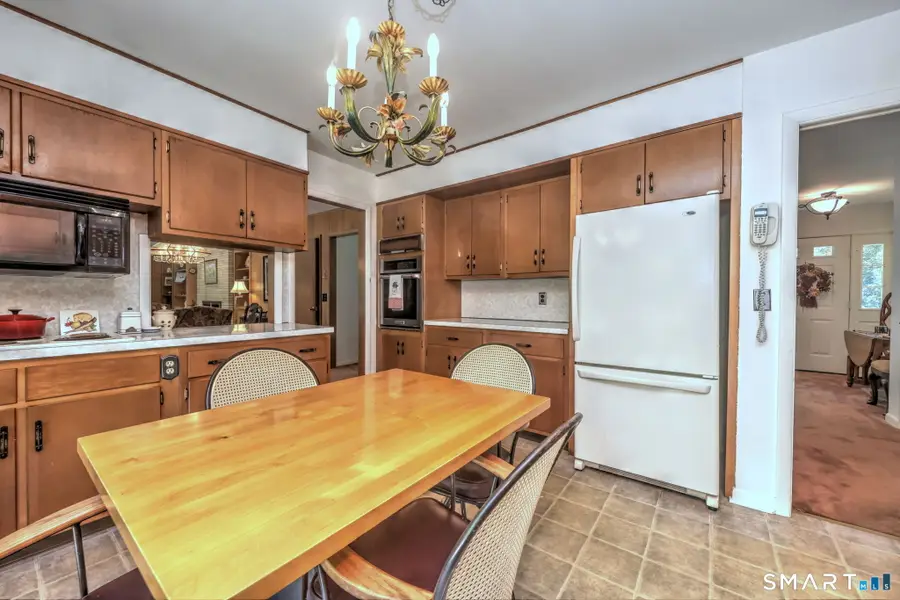 8 Mayflower Road, Norwalk, CT 06851 - #3