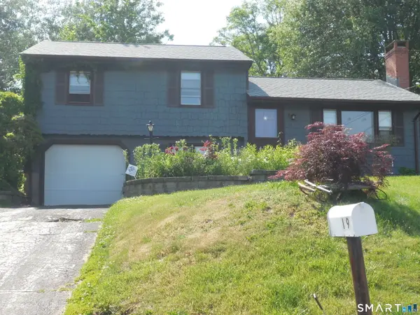 19 Winthrop Boulevard, Cromwell, CT 06416