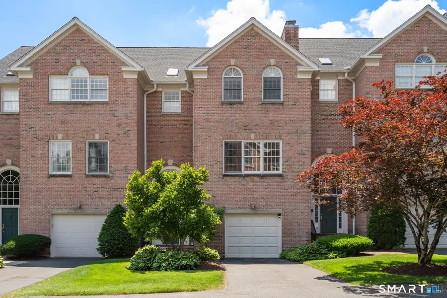 15 Governors Row #15, West Hartford, CT 06117 - #2