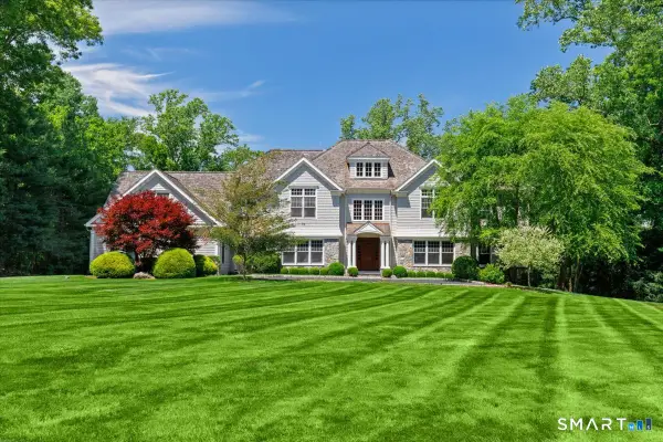 25 Adams Lane, New Canaan, CT 06840