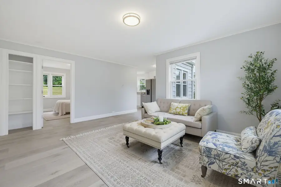 11 Elmhurst Circle, West Hartford, CT 06110 - #2