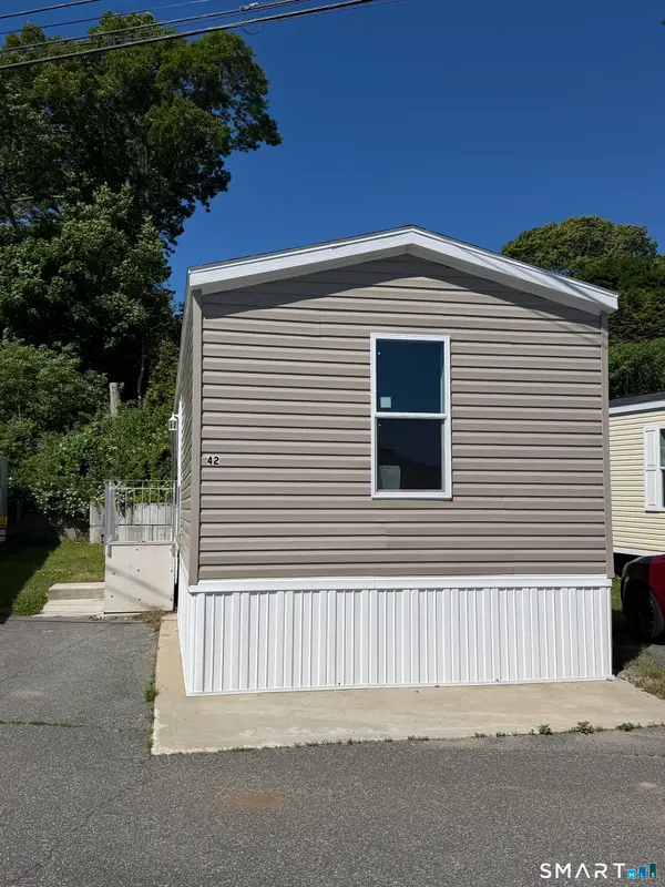 435 High Street #42, Groton, CT 06355