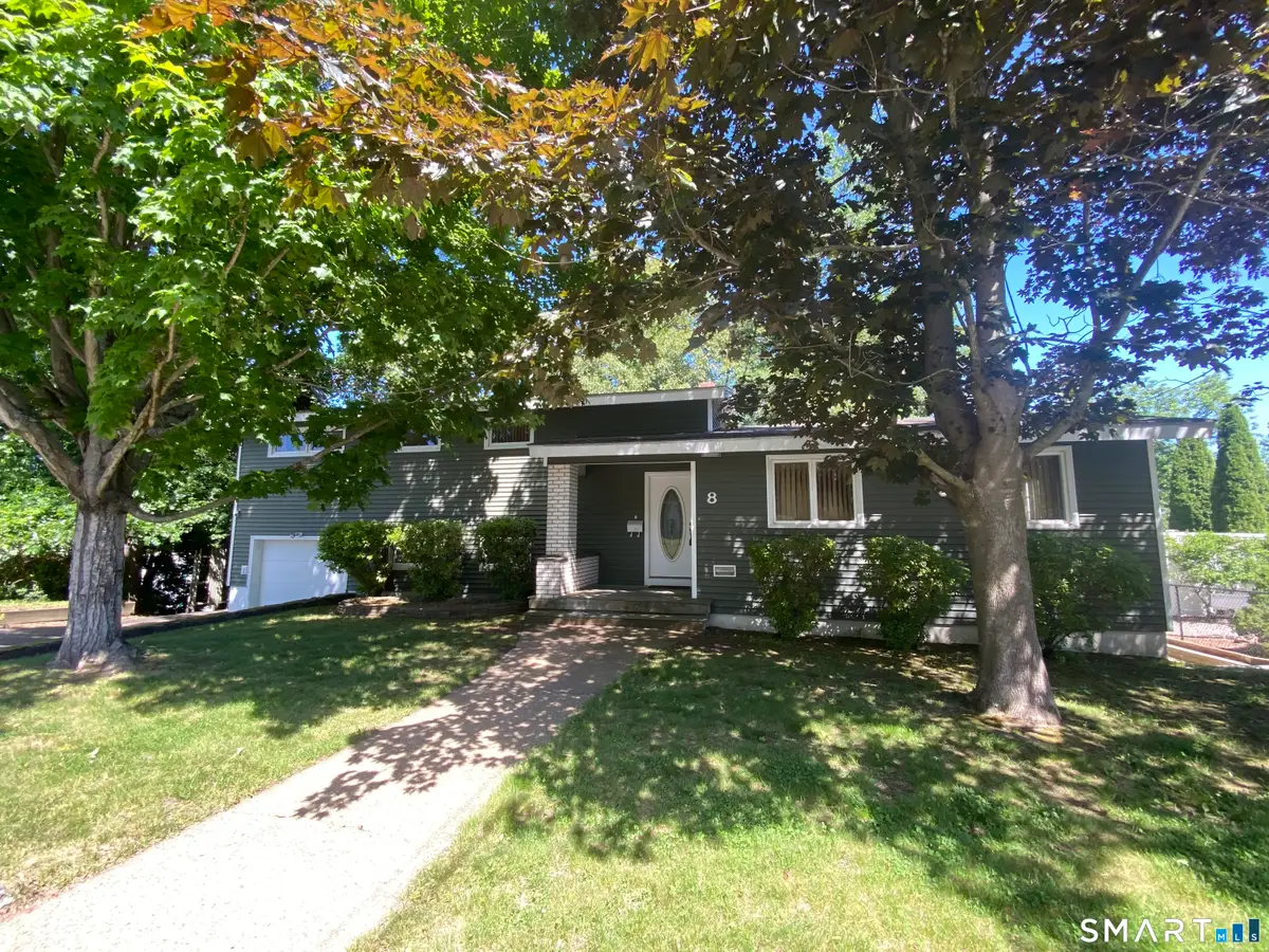 8 Commodore Street, Norwich, CT 06360 - #1
