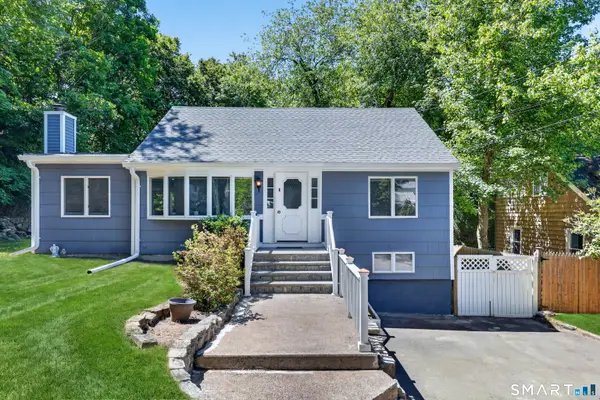 40 Sleepy Hollow Lane, Stamford, CT 06907