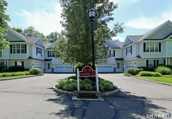 25 Franklin Court #25, Newtown, CT 06470