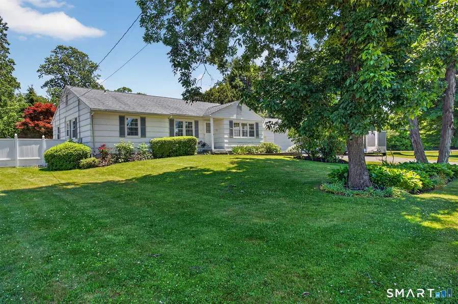 2 Diamond Drive, Newtown, CT 06470 - #2