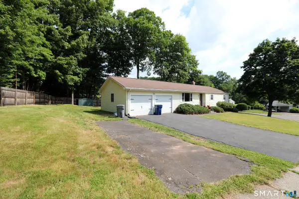 108 Glenwood Drive, Plainville, CT 06062