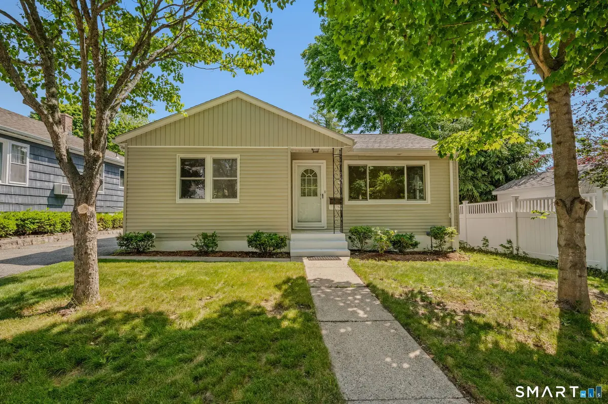 62 Lester Street, New London, CT 06320 - #1